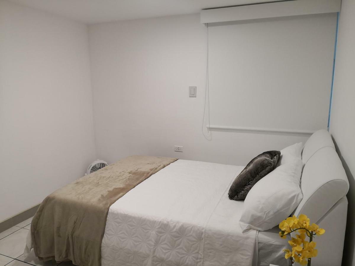 Apartments And Rooms Distecon Guatemala City Bagian luar foto